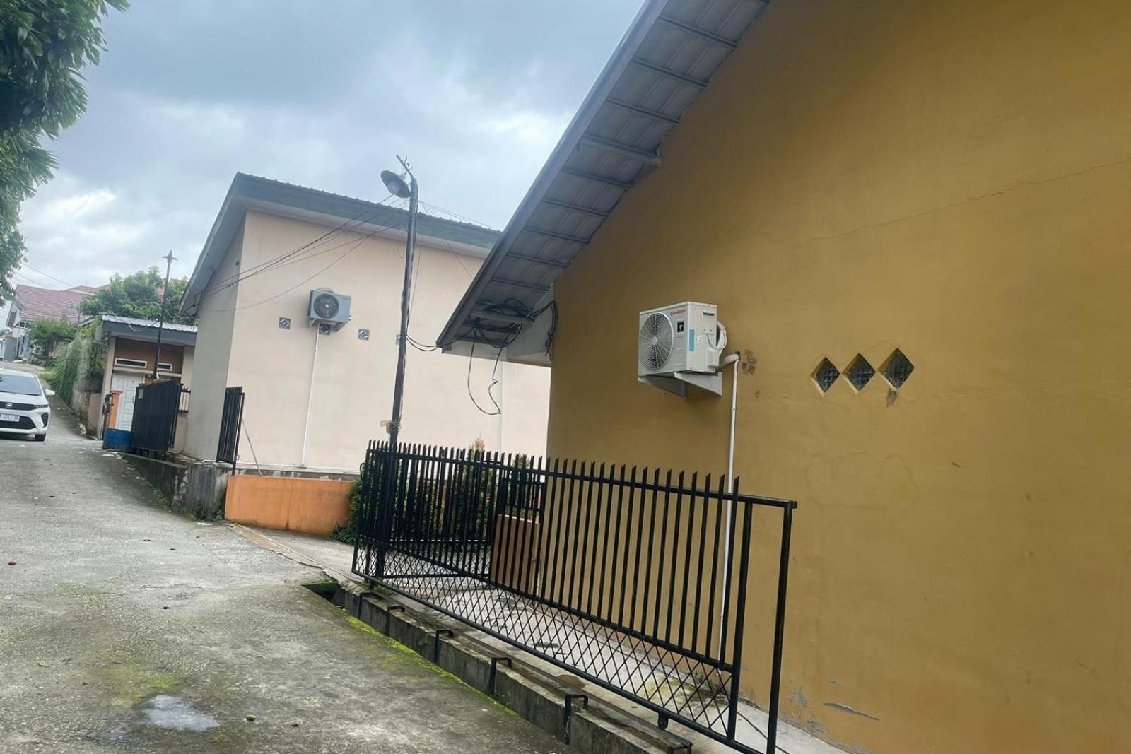 Oyo 93749 Aksana Homestay Syariahnearwonderland Trik Art Pekanbaru Exterior photo